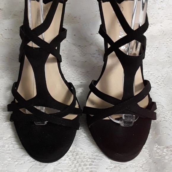 Crape Myrtle Sz 9 Black Strappy Ankle Strap Heels EUC - Picture 6 of 8